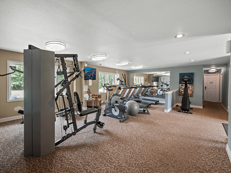 fitness center at Reynoldsburg Apartments